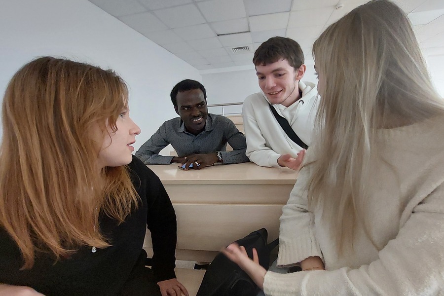 diplomaty_rossii_intellektualnaya_igra_na_fakultete_mezhdunarodnyh_otnoshenij_ncfu_03.jpg diplomaty_rossii_intellektualnaya_igra_na_fakultete_mezhdunarodnyh_otnoshenij_ncfu_03.jpg