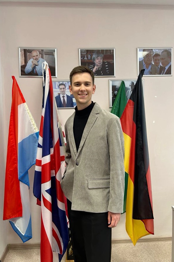 fmo_zapuskaet_kurs_anglijskogo_yazyka_dlya_shkolnikov_fmo_ncfu_01.jpg fmo_zapuskaet_kurs_anglijskogo_yazyka_dlya_shkolnikov_fmo_ncfu_01.jpg