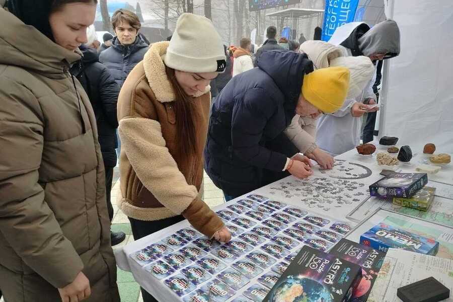 geografiya_druzhby_fmo_na_mezhdunarodnom_festivale_fmo_ncfu_ru_04.jpg geografiya_druzhby_fmo_na_mezhdunarodnom_festivale_fmo_ncfu_ru_04.jpg