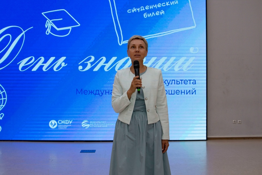 fmo-torzhestvenno-vstretil-pervokursnikov-ncfu-ru-02.jpg fmo-torzhestvenno-vstretil-pervokursnikov-ncfu-ru-02.jpg
